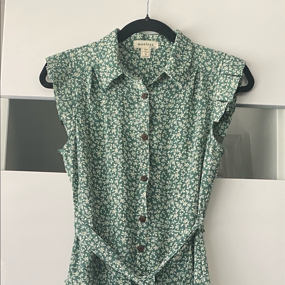 Monteau Los Angeles Floral Summer Dress.